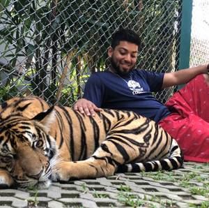 Meet your Posher, Cesar